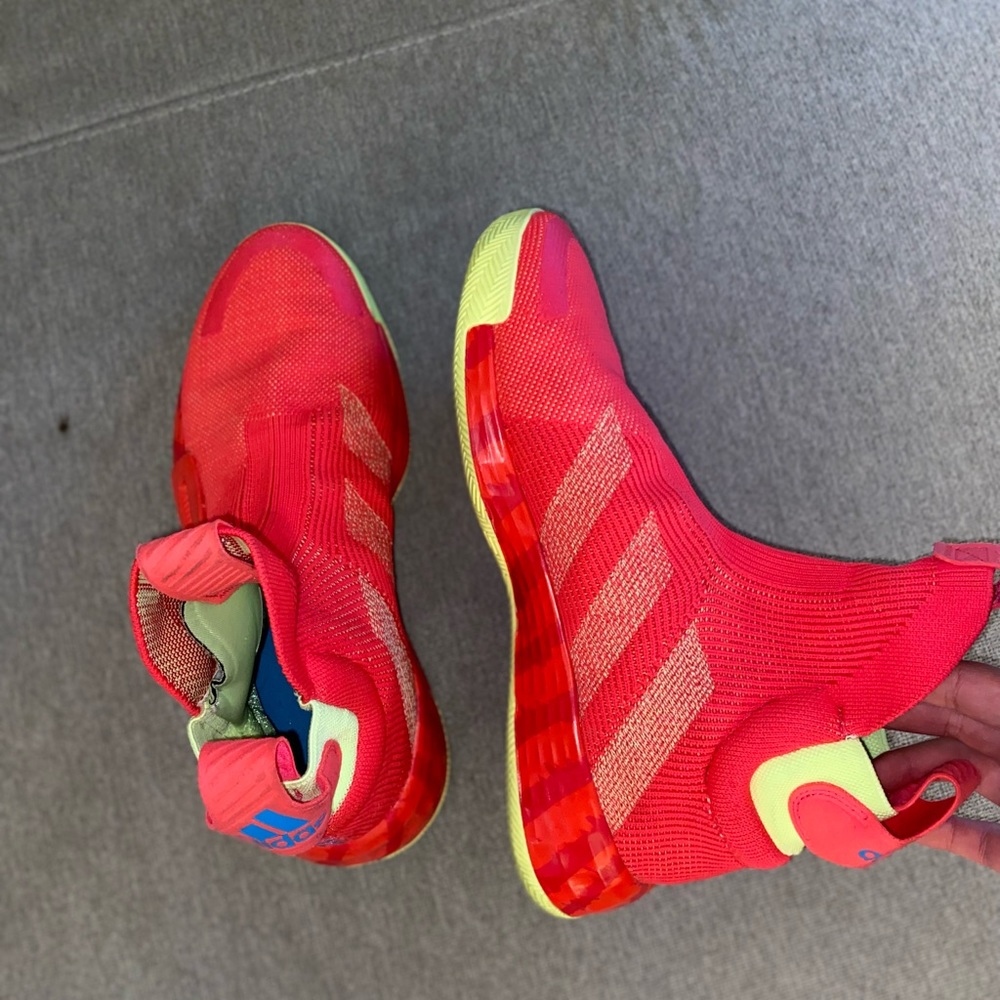 High top Basketball shoes